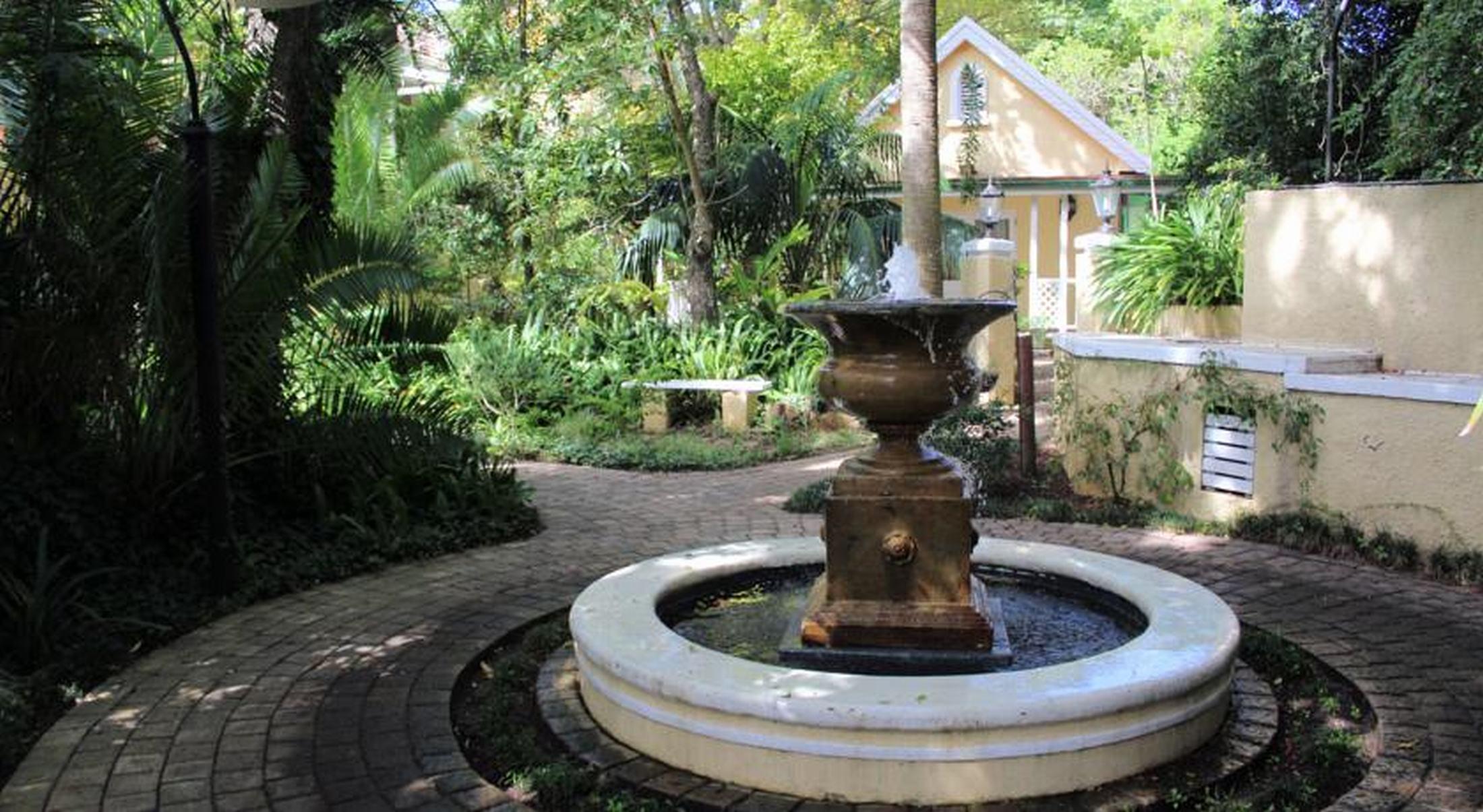 Hacklewood Hill Country House Port Elizabeth Exteriör bild